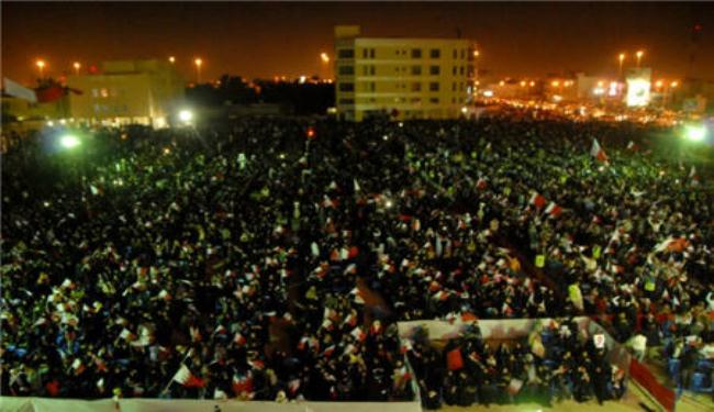 البحرينيون يواصلون اعتصامهم بقرية المقشع