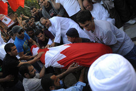 حضور ده‌ها هزار نفر در تشییع شهید بحرینی