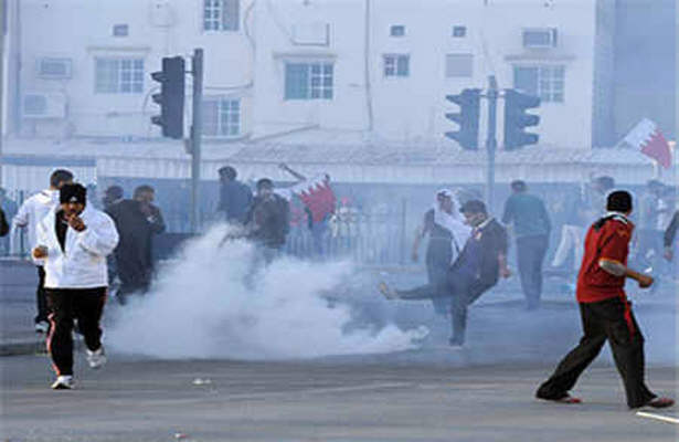 گازهای سمی آمریکا علیه مردم بحرین
