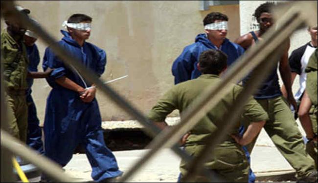ادخال معتقل فلسطيني مضرب عن الطعام للمستشفى