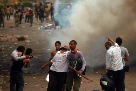 قدرت نمایی نظامیان علیه مردم مصر