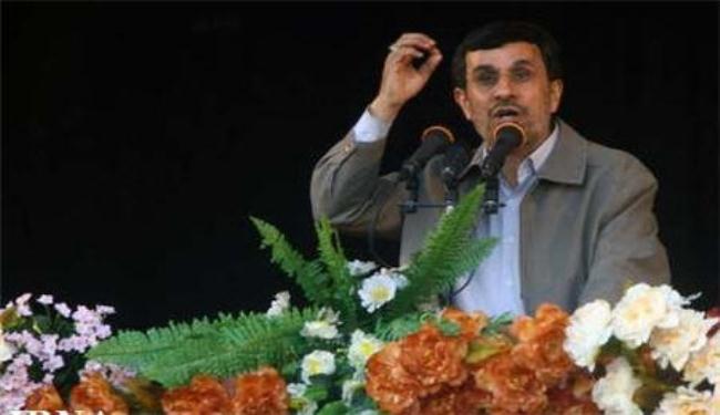 احمدي نجاد يحذر الدول الكبري من الاستمرار في غيها 