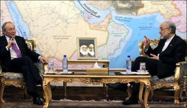 صالحي يلتقي روكار ويبحث معه العلاقات الايرانية الفرنسية 