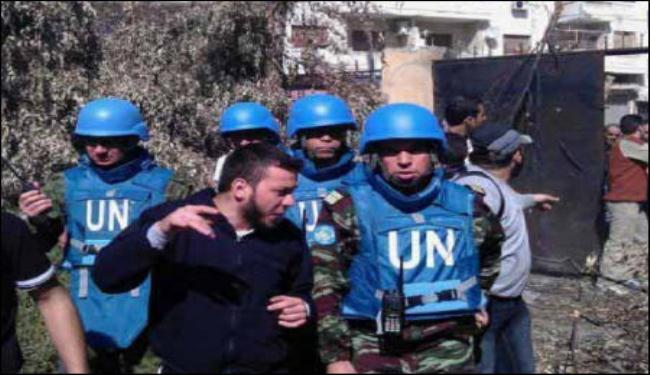 انفجار يصيب سيارة تابعة لفريق المراقبين بسوريا