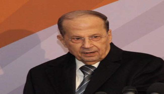 من وقف الى جانب 