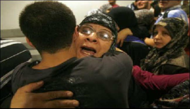 الافراج عن 11 زائرا لبنانيا اختطفهم مسلحون بسوريا