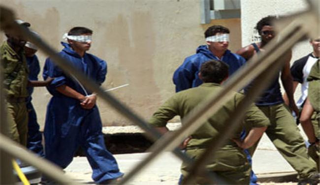الاحتلال الاسرائيلي يمدد الاعتقال الاداري لثلاثة اسرى
