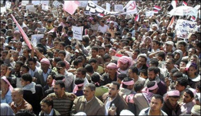 تعز تنتفض في ذكرى محرقة ساحة الحرية 