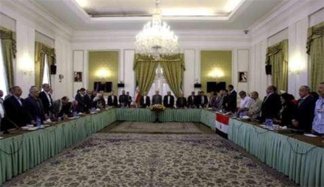 وزير الخارجية الايراني يستقبل وفدا شعبيا من مصر