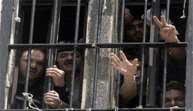 السجناء الفلسطينيون لدى الاحتلال يطالبون اعتبارهم اسرى حرب