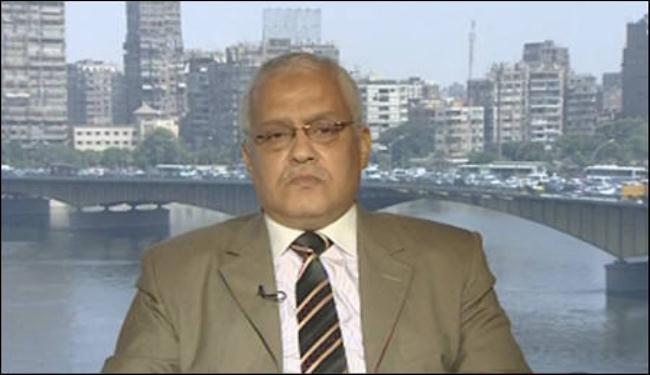 قانوني مصري يؤكد شرعية اجتماع البرلمان وقرار مرسي