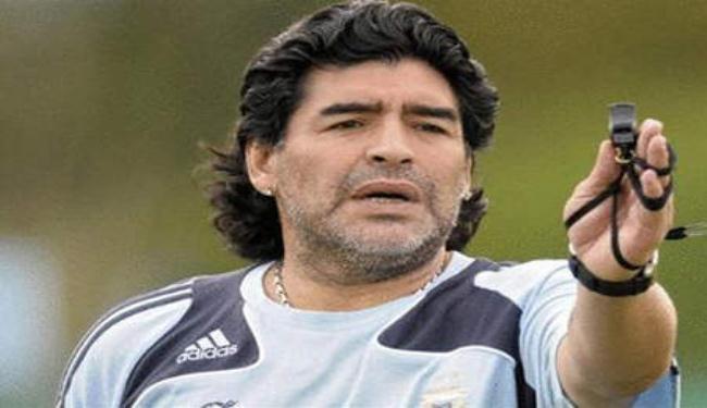 مارادونا يقترب من تدريب بوكا جونيورز الأرجنتيني