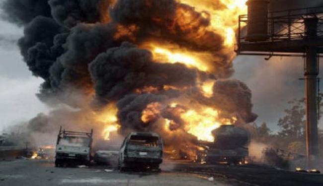 95 قتيلا على الاقل في حريق اندلع بشاحنة صهريج في نيجيريا