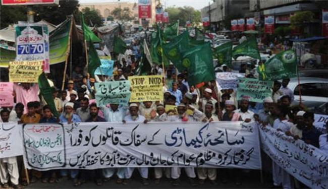 آلاف الباكستانيين يتظاهرون احتجاجا على السياسات الاميركية