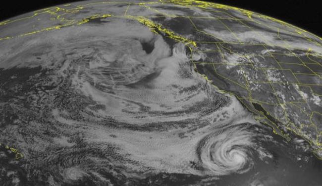إعصار يقتل خمسة أشخاص في تايوان واستنفار في الصين