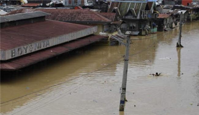 بدء تقديم المساعدات الانسانية لمنكوبي فيضان الفلبين