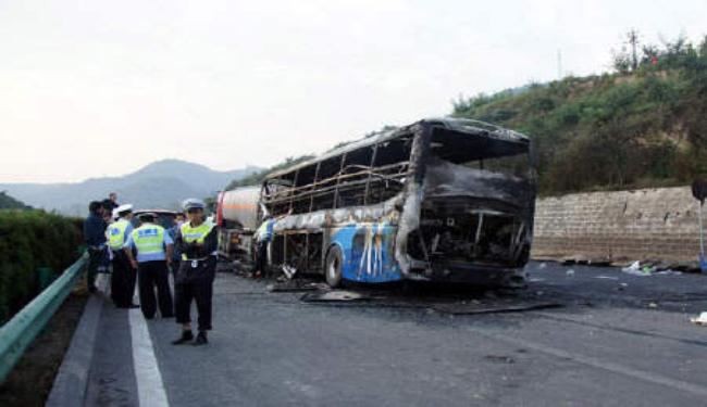 36 قتيلا في اصطدام شاحنة بحافلة في الصين