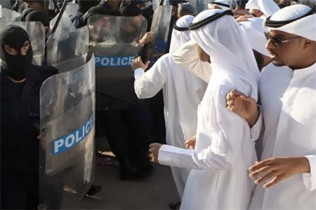 کویت معترضان را تهدید کرد