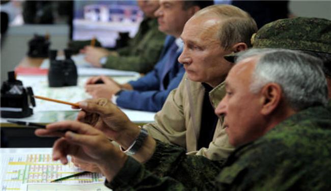 بوتين: تطوير وتحديث المجمع الصناعي العسكري يعتبر أولوية وطنية