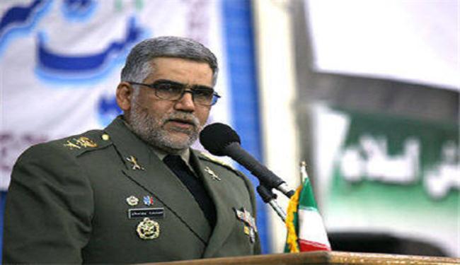 الجيش والحرس الثوري الايراني يجريان مناوراتهما الشهر القادم