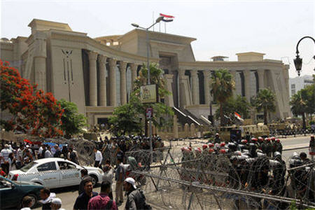انحلال پارلمان مصر درمرحله انتقالي خطرناك است