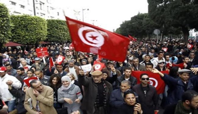 اشتباك بين مؤيدين للحكومة ومعارضين في قفصة التونسية