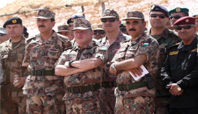 ملك الاردن يتابع مناورات عسكرية على الحدود السورية