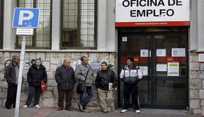 البطالة تزداد في اسبانيا وتتجاوز 25%
