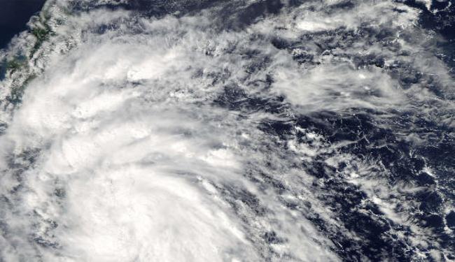 ارتفاع عدد القتلى بعاصفة الفلبين المدارية إلى 6 أشخاص