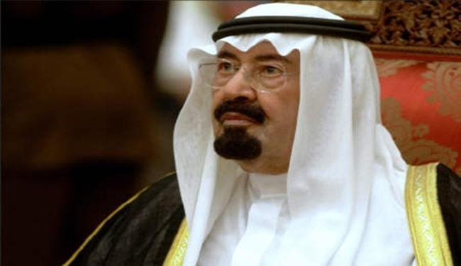 الملك السعودي يطالب بقانون أممي يدين التعرض للديانات