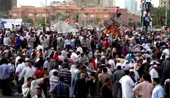 تظاهرات في التحرير لاسقاط الاخوان والمطالبة بتطبيق الشريعة