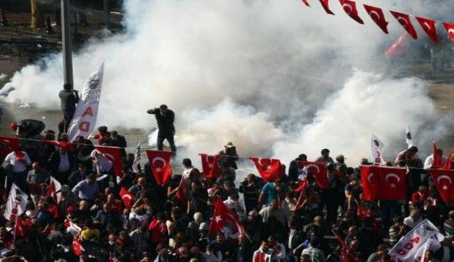 الشرطه التركية تفرق تظاهرة في اسطنبول  