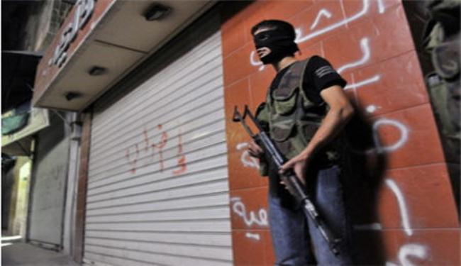 الغارديان: الغرب وعد بتسليح ثوار سوريا