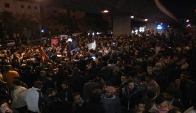 مقتل مسلح واصابة 12 شرطيا في مدينة اربد شمالي الاردن