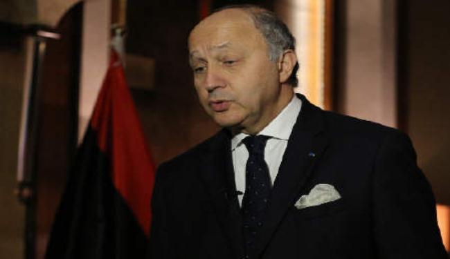 باريس ستطلب رفع الحظر الأوروبي على إرسال الأسلحة إلى سوريا