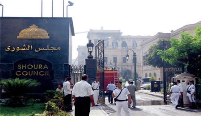 وقفة احتجاجية أمام مجلس الشورى بالقاهرة لدعم الشريعة