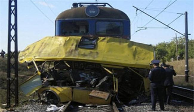 مقتل 47 طفلا اثر اصطدام حافلتهم  بقطار في اسيوط بمصر