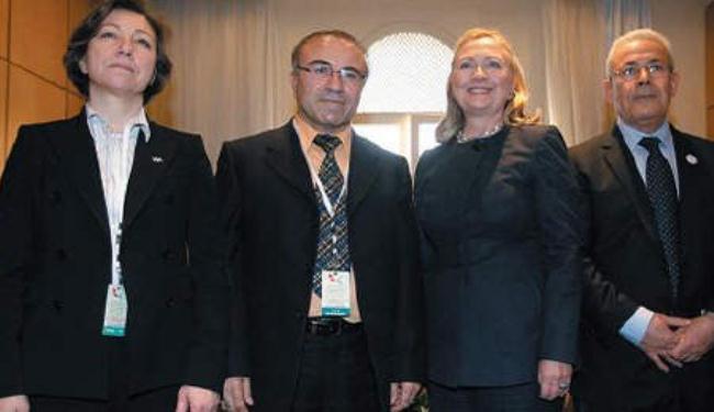 شيخ عشيرة سوري: الدول الغربية تحاول تدمير بلدنا جملة وتفصيلا