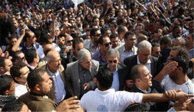 تظاهرات معارضة ومؤيدة لقرارات الرئيس مرسي 