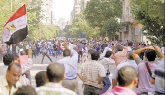 عشرات الاصابات في مواجهات بين انصار الرئيس المصري ومعارضيه