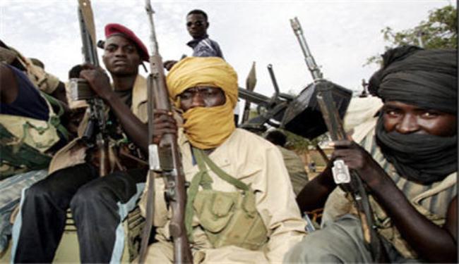 متمردون يعلنون سيطرتهم على معسكر للجيش السوداني بدارفور