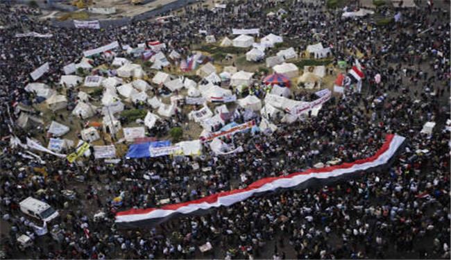تظاهرات مخالفان و طرفداران مرسی به خشونت کشیده شد