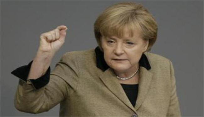 ميركل: انقاذ اليونان يصب في مصلحة المانيا