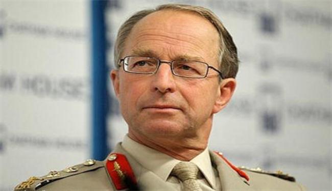 رئيس هيئة الأركان البريطاني يصل الى القاهرة