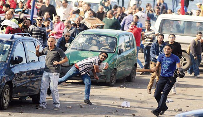 13 زخمی در درگیری موافقان و مخالفان مرسی در اسکندریه