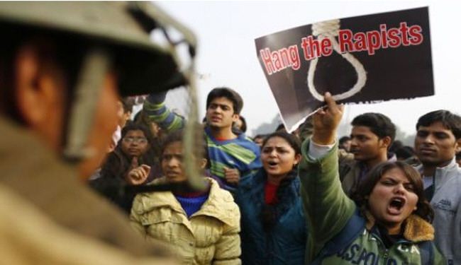 مقتل شرطي بالهند اثر احتجاجات على اغتصاب طالبة
