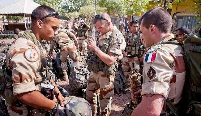 فرنسا تتدخل في مالي حماية لمصالحها الخاصة
