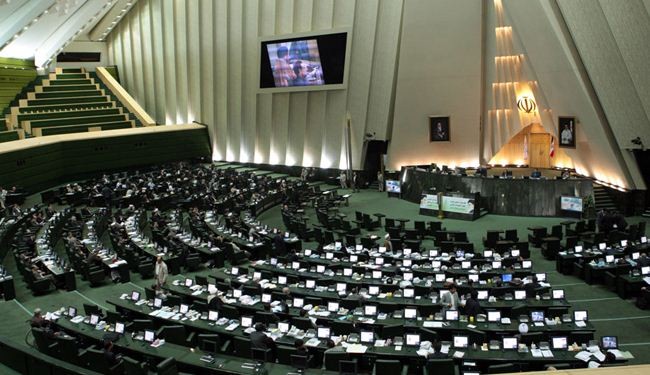 نواب بالبرلمان الايراني یزورون منشأة نطنز النووية