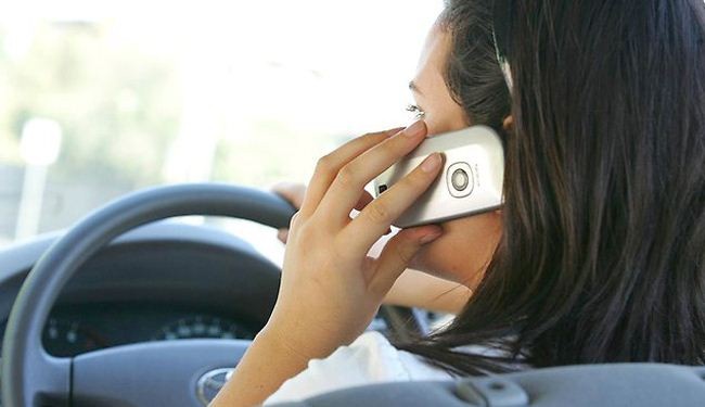 35% من الاشخاص يستخدمون الهاتف أثناء القيادة