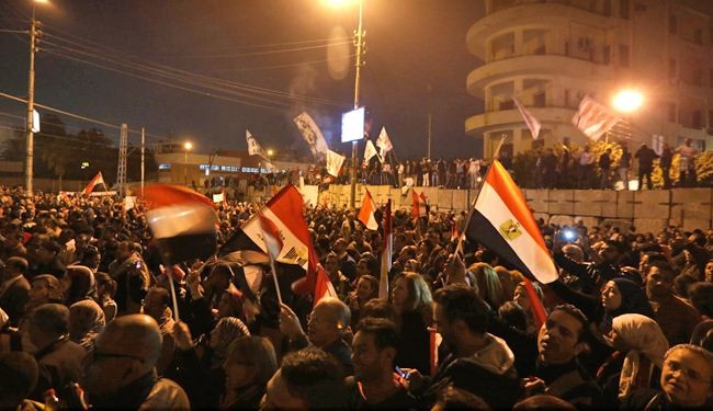 مصر : حراك شعبي وأزمات متعددة